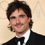 jacob elordi aux Oscars 2026 en costume